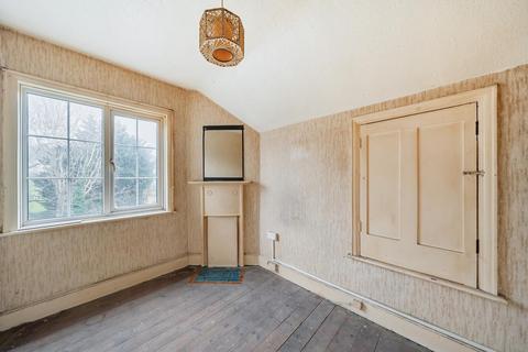 3 bedroom flat for sale, Valley Road, Streatham, London, SW16