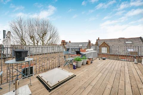 2 bedroom flat for sale, Dynham Road, West Hampstead, London, NW6