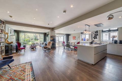 21 Alverstone Road, London, NW2 5JS