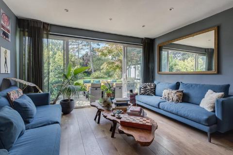 21 Alverstone Road, London, NW2 5JS