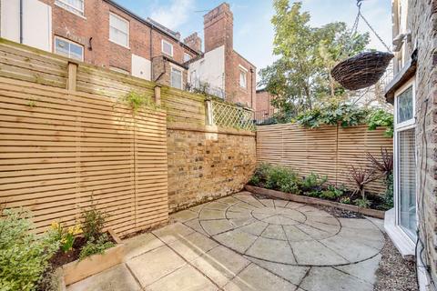 3 bedroom flat for sale, Hemstal Road, West Hampstead, London, NW6