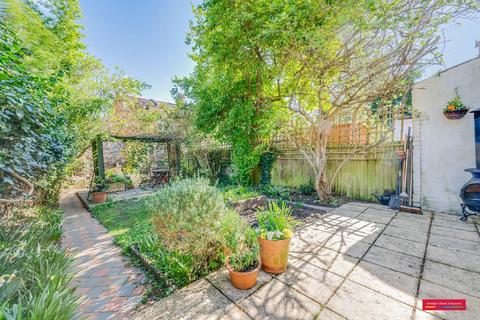 1 bedroom flat for sale, Hoveden Road, Mapesbury, London, NW2