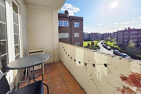 2 bedroom flat to rent, Chiswick Village, London, W4