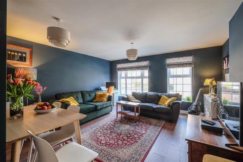 27 Broadacres, Bailiff Bridge, Brighouse, HD6 4DB