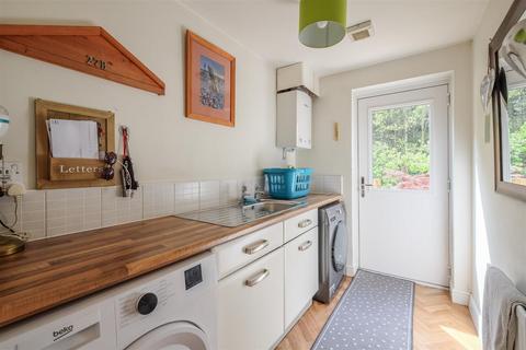 27 Broadacres, Bailiff Bridge, Brighouse, HD6 4DB
