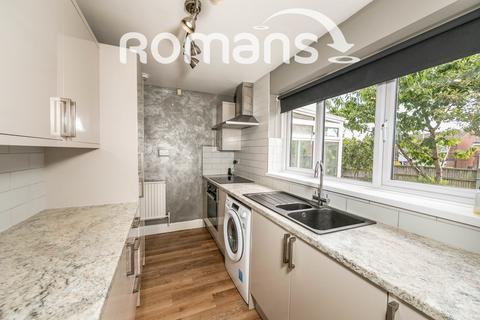 4 bedroom detached house to rent, Galsworthy Drive, Caversham, Reading, RG4