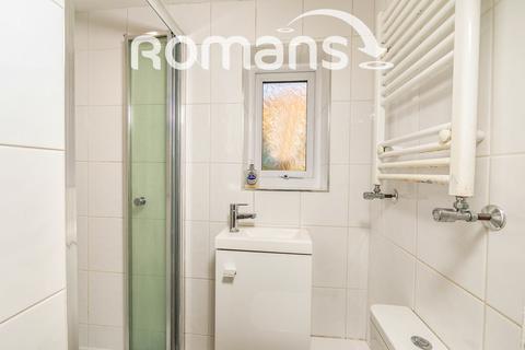 4 bedroom detached house to rent, Galsworthy Drive, Caversham, Reading, RG4
