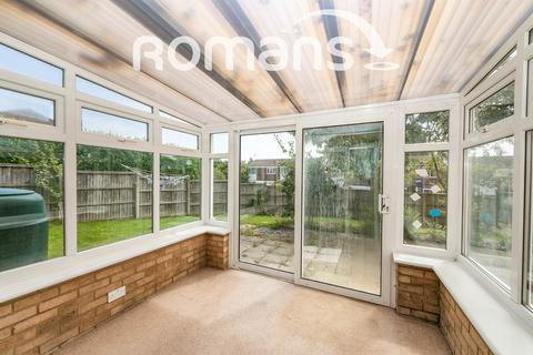 4 bedroom detached house to rent, Galsworthy Drive, Caversham, Reading, RG4