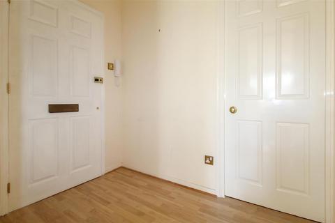 2 bedroom flat for sale, River Meads, Stanstead Abbotts, SG12
