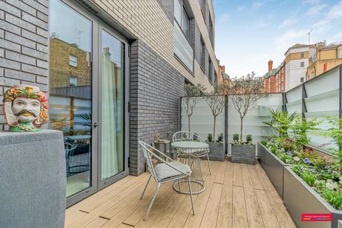 3 bedroom flat to rent, Queensway, Bayswater, London, W2