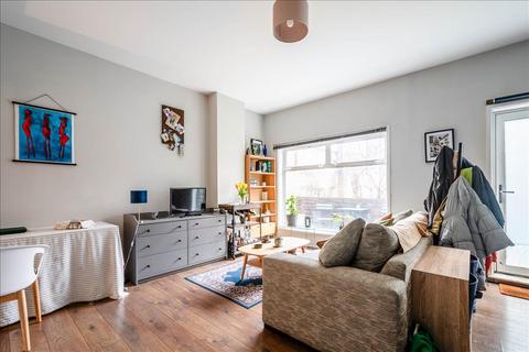 20 Mowlem Street, London, E2 9HE