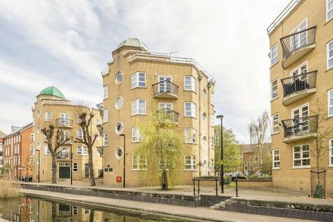 Wolfe Crescent, London SE16