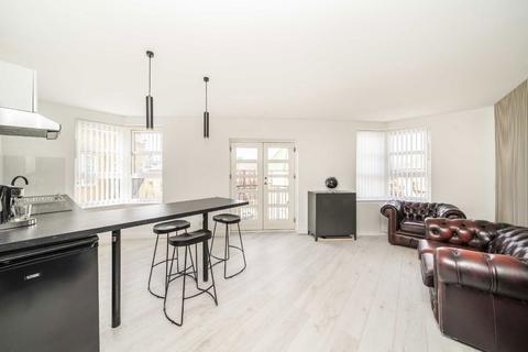 1 bedroom flat for sale, Wolfe Crescent, London SE16