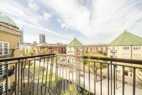 1 bedroom flat for sale, Wolfe Crescent, London SE16