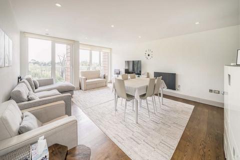 3 bedroom flat for sale, Holland Gardens, Brentford TW8