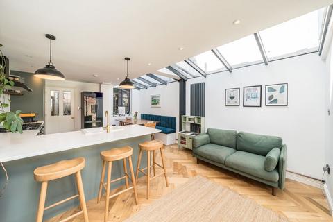 15 Grove Road, Twickenham, TW2 5NH