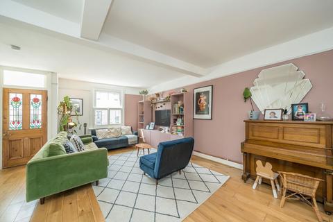 15 Grove Road, Twickenham, TW2 5NH