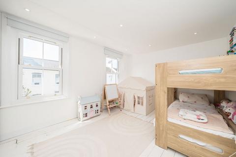 15 Grove Road, Twickenham, TW2 5NH