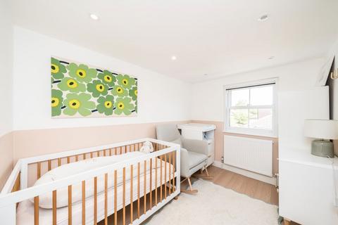 15 Grove Road, Twickenham, TW2 5NH