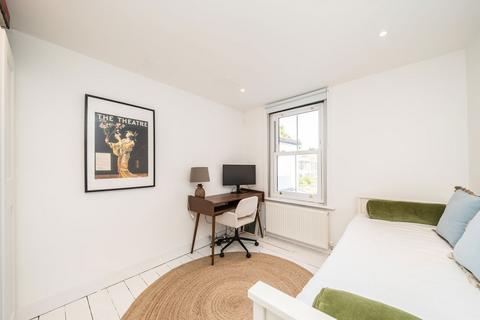 15 Grove Road, Twickenham, TW2 5NH