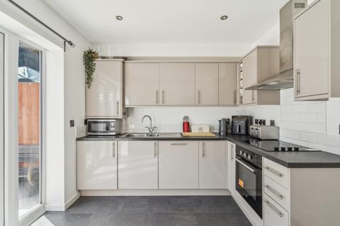2 Foxcroft, Iver, SL0 9BX