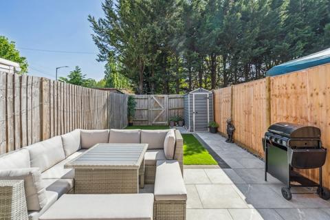 2 Foxcroft, Iver, SL0 9BX