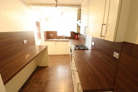 4 bedroom terraced house to rent, Clayburn Circle, Basildon, Essex, SS14