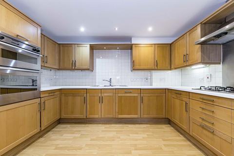 2 bedroom flat to rent, Oatlands Drive, Weybridge KT13