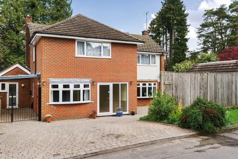 4 bedroom detached house for sale, Highfield Crescent, Surrey GU26