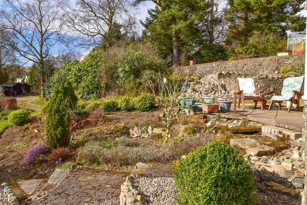 Swinsid Garden c.jpg