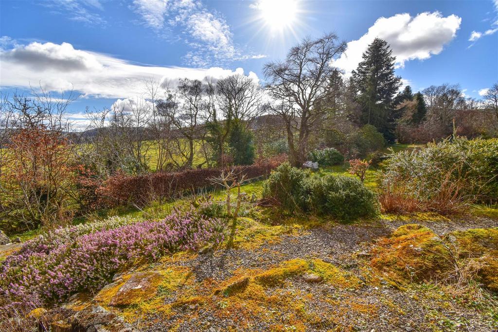 Swinsid Garden d.jpg