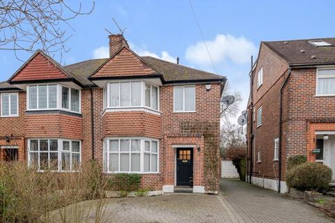 58 Linkside, London, N12 7LG