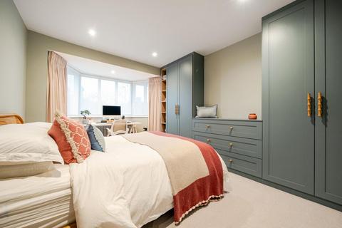 58 Linkside, London, N12 7LG