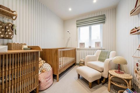 58 Linkside, London, N12 7LG