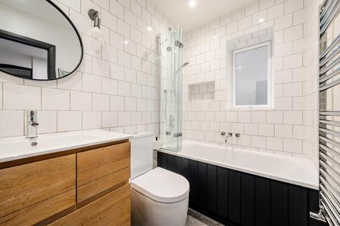 58 Linkside, London, N12 7LG