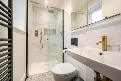 58 Linkside, London, N12 7LG