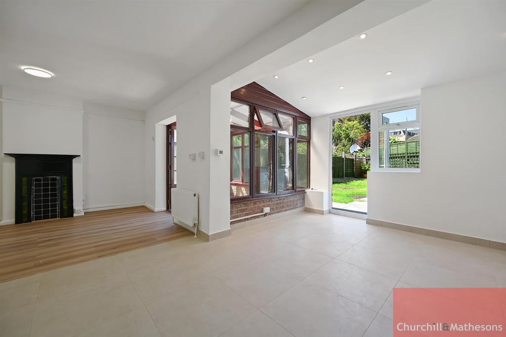 Hilary road- dining area