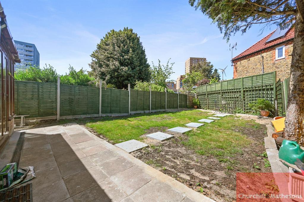 Hilary road- garden