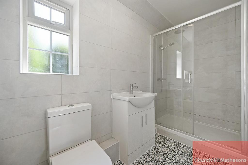 Hilary road- bathroom