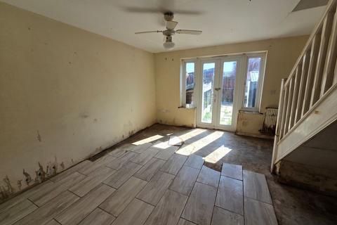 2 bedroom semi-detached house for sale, 2 Stryd Bennett, Llanelli, Dyfed, SA15 4DE