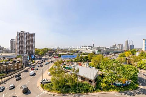 3 bedroom flat for sale, 205 Holland Park Avenue, London W11