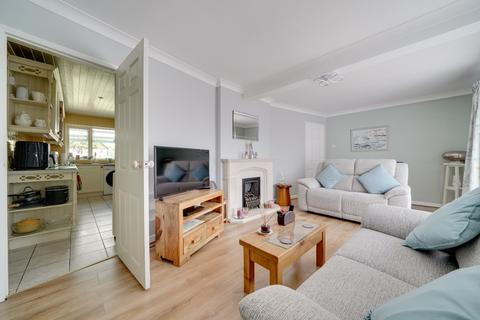 9 Ashton Close, Needingworth, St Ives, PE27 4UB