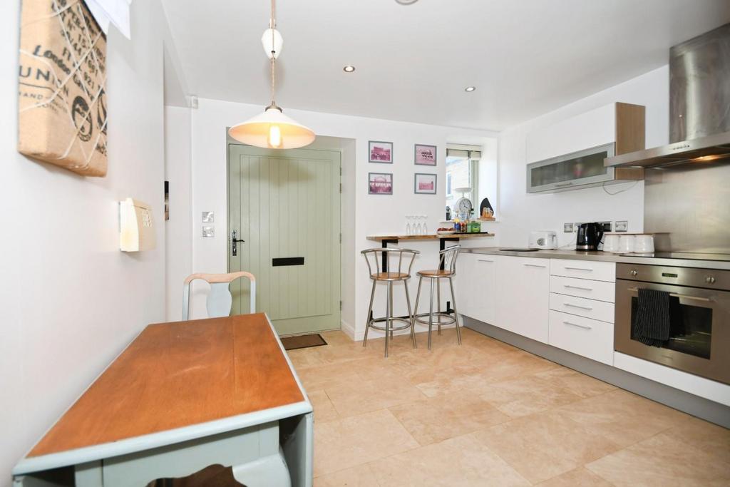 KITCHEN 03.jpg