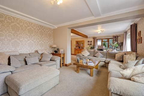4 bedroom detached house for sale, Rignals Lane, Chelmsford, CM2