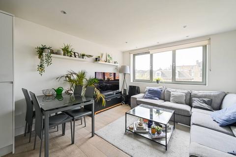 2 bedroom flat for sale, Finsbury Park Road, Finsbury Park, London, N4
