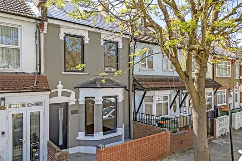 38 Woodside Road, London, E13 8RX