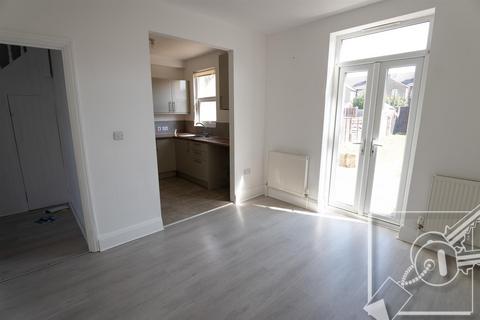 25 Brook Road, Northfleet, Gravesend, DA11 8RQ