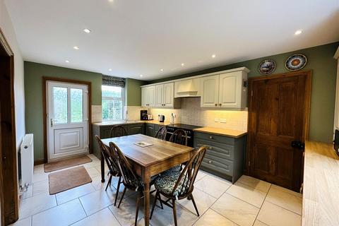 2 Marshland Road, Moorends, Doncaster, DN8 4NY