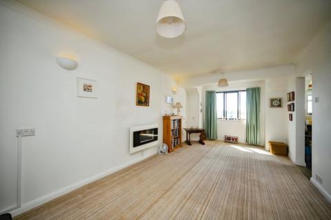 2 bedroom retirement property for sale, Kerslakes Court, Honiton EX14