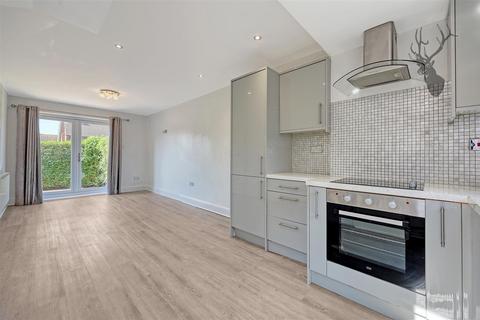 2 bedroom terraced house to rent, Collard Green, Loughton IG10